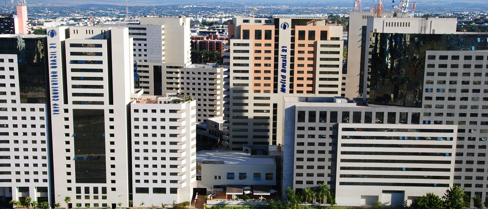 Hotel towers of the Setor Hoteleiro Sul, among them the Brasil 21 complex, packed tightly together