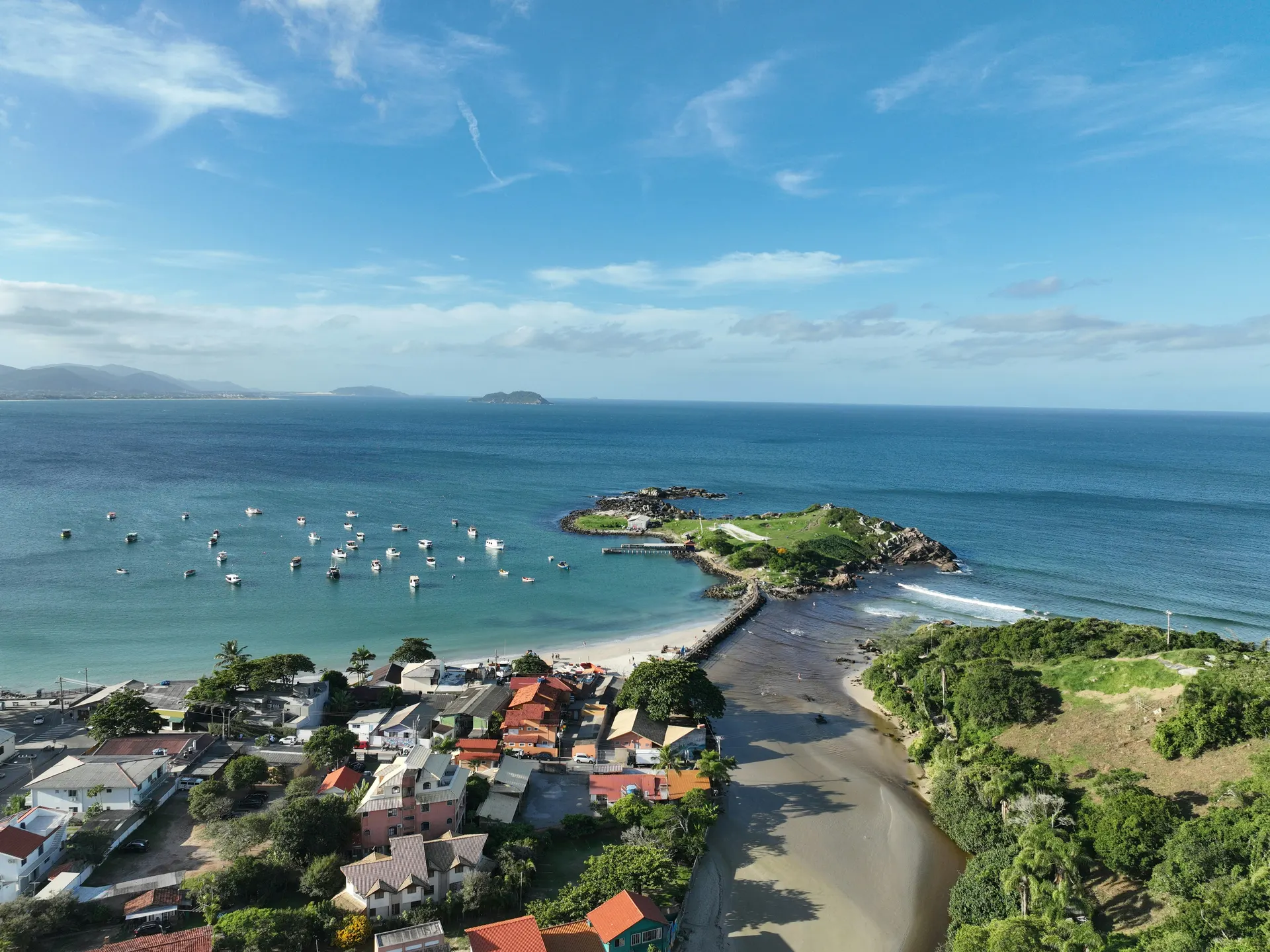 Lagoa da Conceição in the center of Florianópolis island